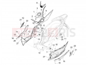 Central cover - Footrests - Piaggio Medley 125 E5 (EU) 2021
